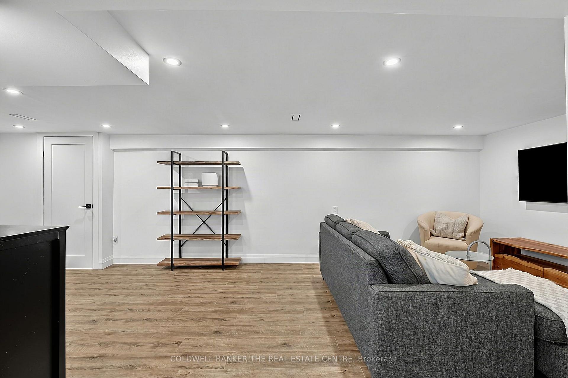 Photo 26 of 205 Sunset Crescent, Innisfil, Stroud — HOMEH