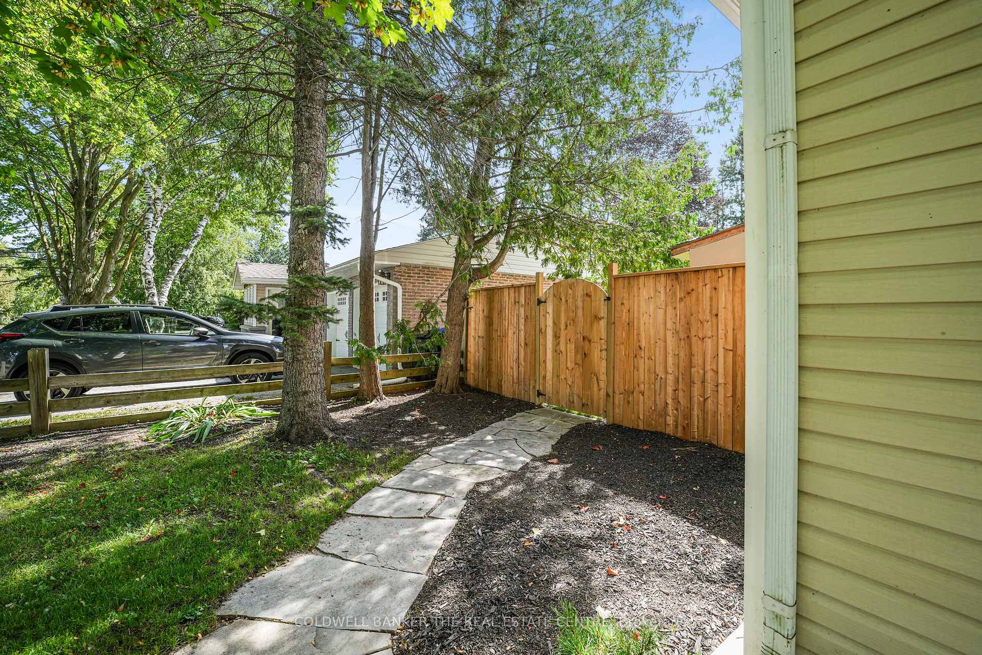 Photo 33 of 205 Sunset Crescent, Innisfil, Stroud — HOMEH