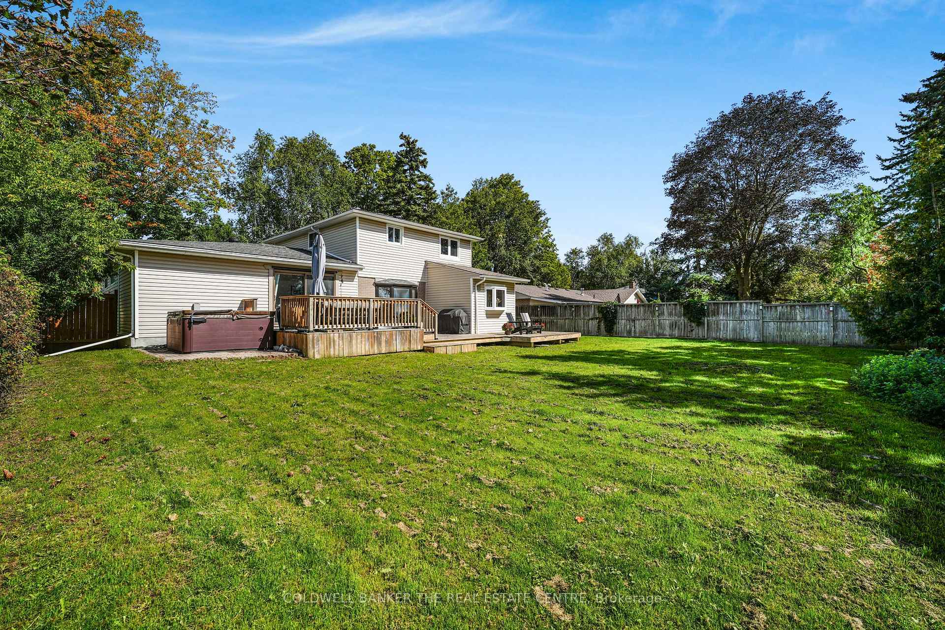 Photo 40 of 205 Sunset Crescent, Innisfil, Stroud — HOMEH