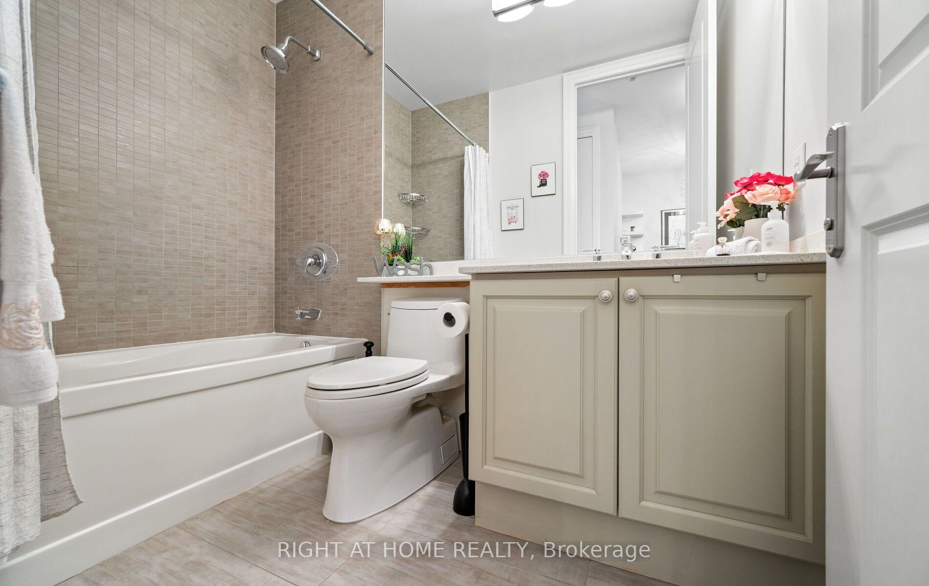 Photo 7 of Unit 4902 LPH, 50 Absolute Avenue, Mississauga, City Centre — HOMEH