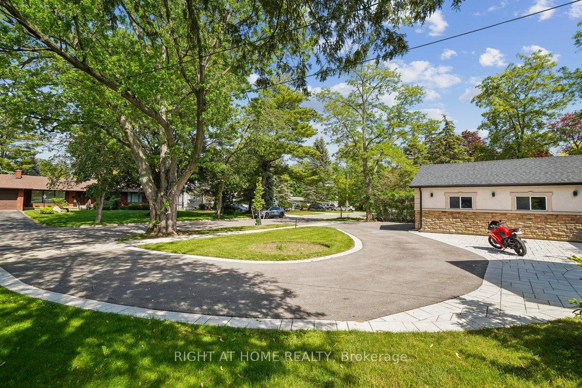 Photo 7 of 2090 Stonehouse Crescent, Mississauga, Sheridan — HOMEH