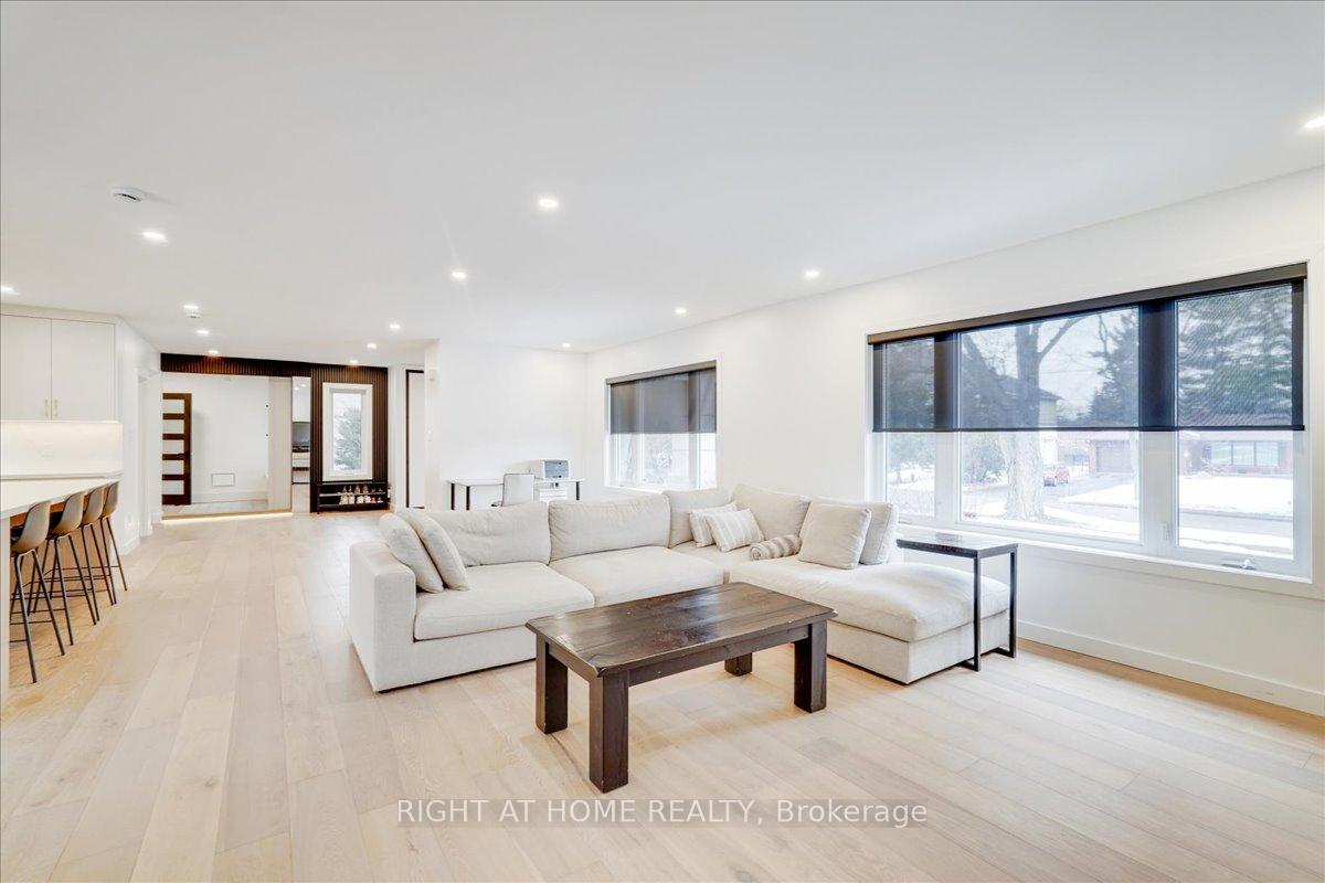 Photo 9 of 2090 Stonehouse Crescent, Mississauga, Sheridan — HOMEH