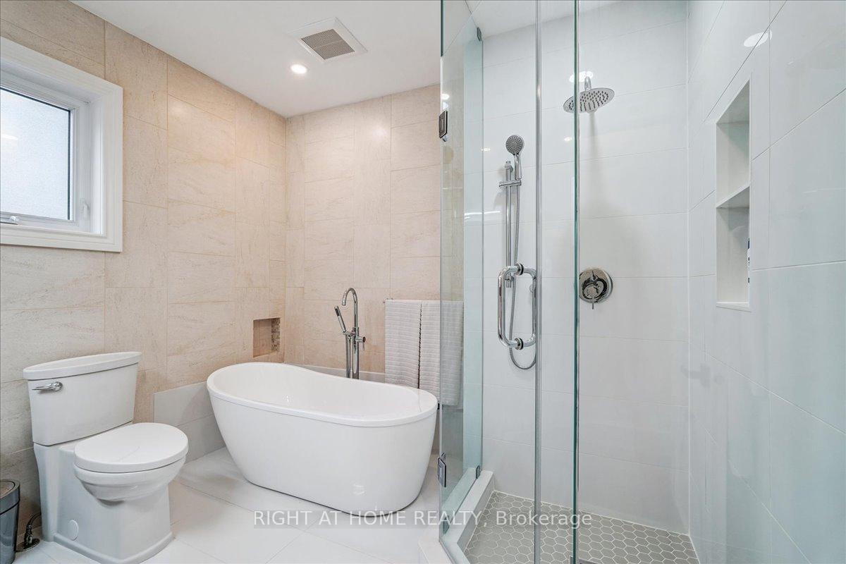 Photo 10 of 2090 Stonehouse Crescent, Mississauga, Sheridan — HOMEH