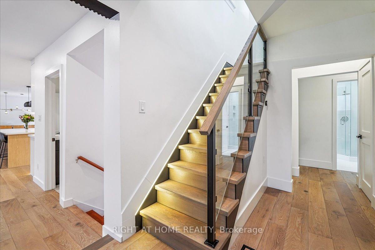Photo 14 of 2090 Stonehouse Crescent, Mississauga, Sheridan — HOMEH