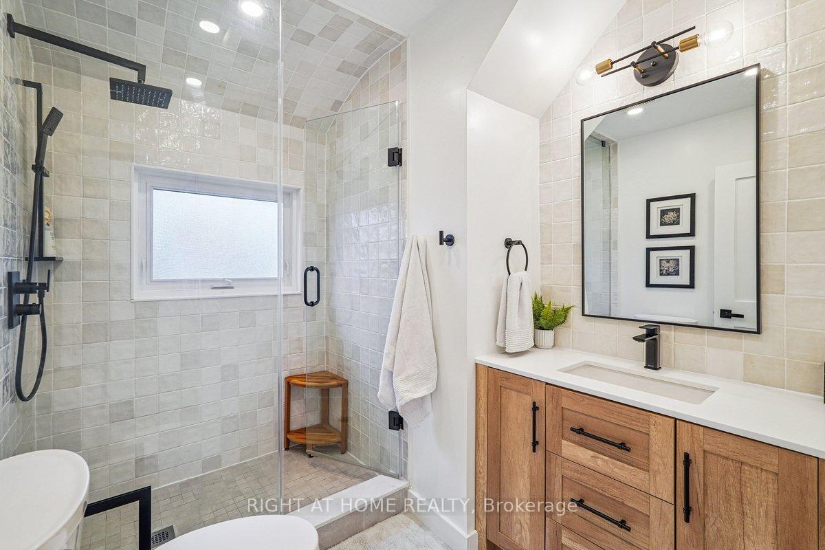 Photo 18 of 2090 Stonehouse Crescent, Mississauga, Sheridan — HOMEH