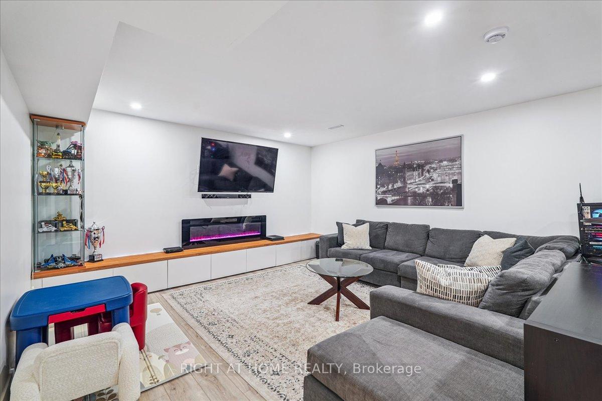 Photo 19 of 2090 Stonehouse Crescent, Mississauga, Sheridan — HOMEH