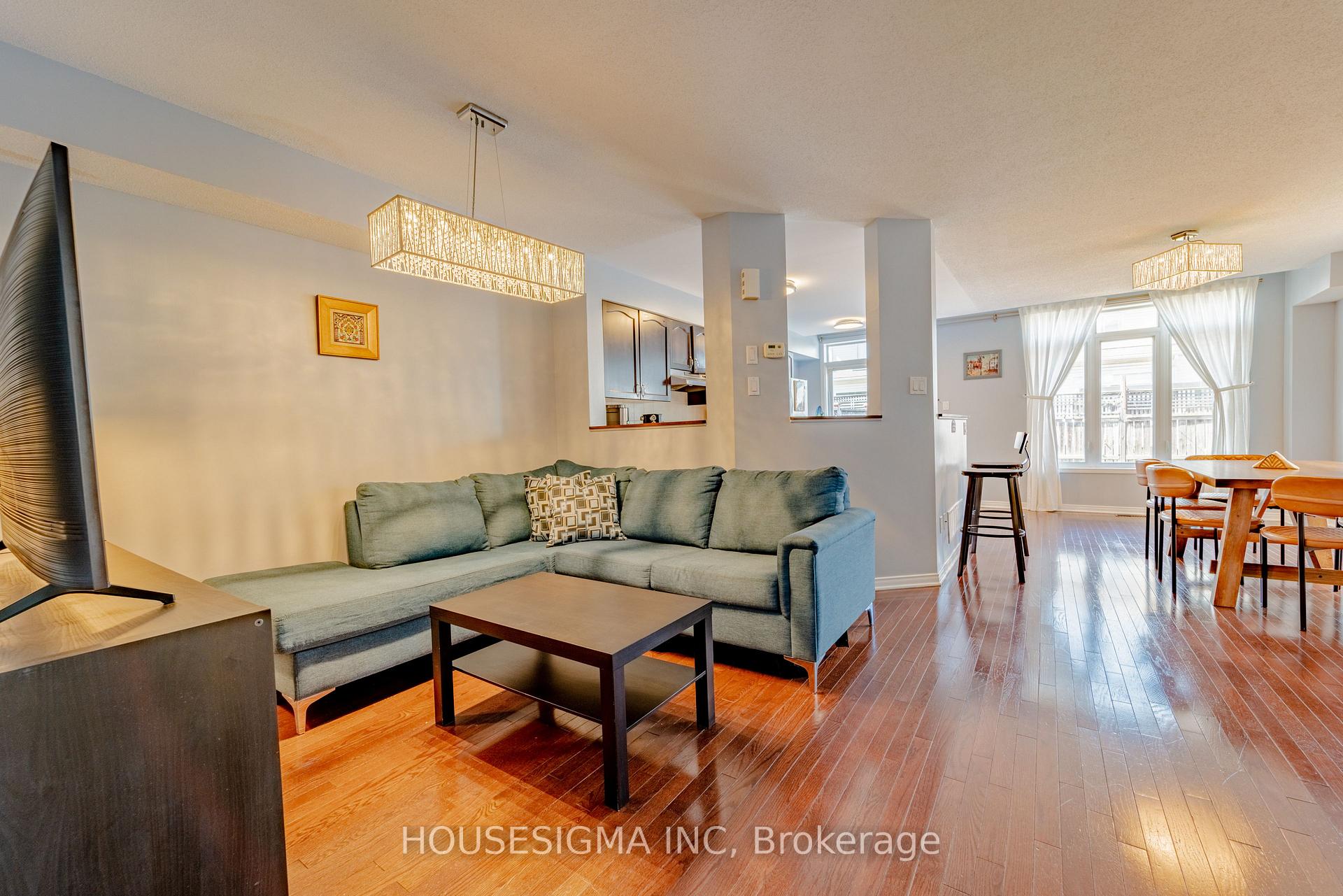 Photo 4 of 407 Dusk Private, Ottawa, Fallingbrook/Gardenway South — HOMEH