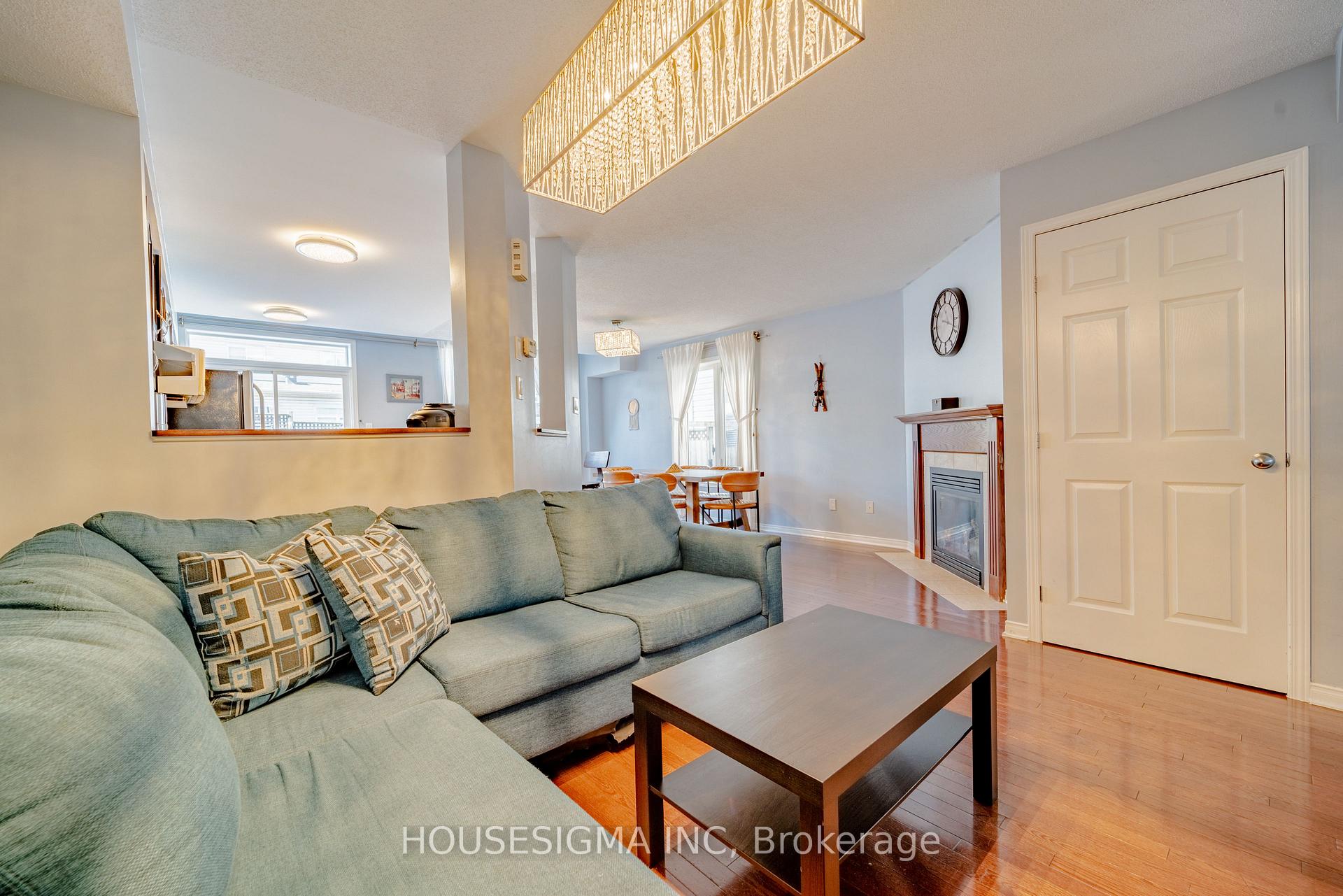 Photo 5 of 407 Dusk Private, Ottawa, Fallingbrook/Gardenway South — HOMEH