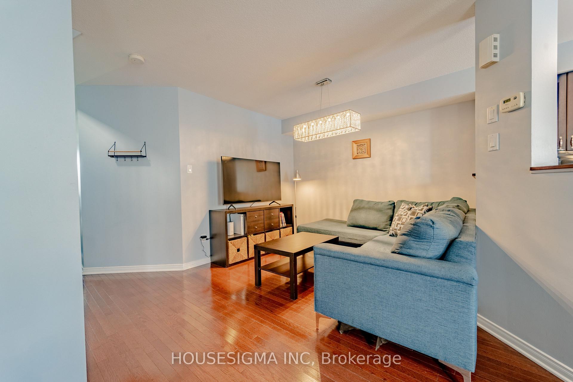 Photo 6 of 407 Dusk Private, Ottawa, Fallingbrook/Gardenway South — HOMEH