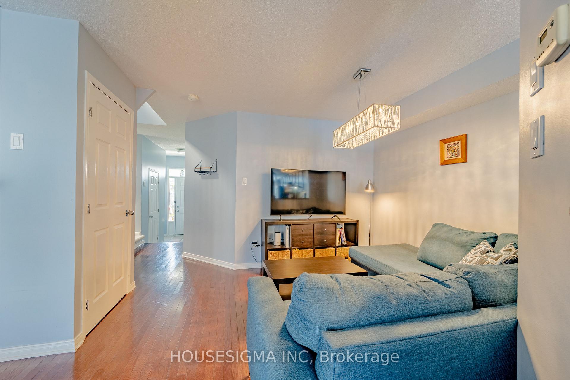 Photo 7 of 407 Dusk Private, Ottawa, Fallingbrook/Gardenway South — HOMEH
