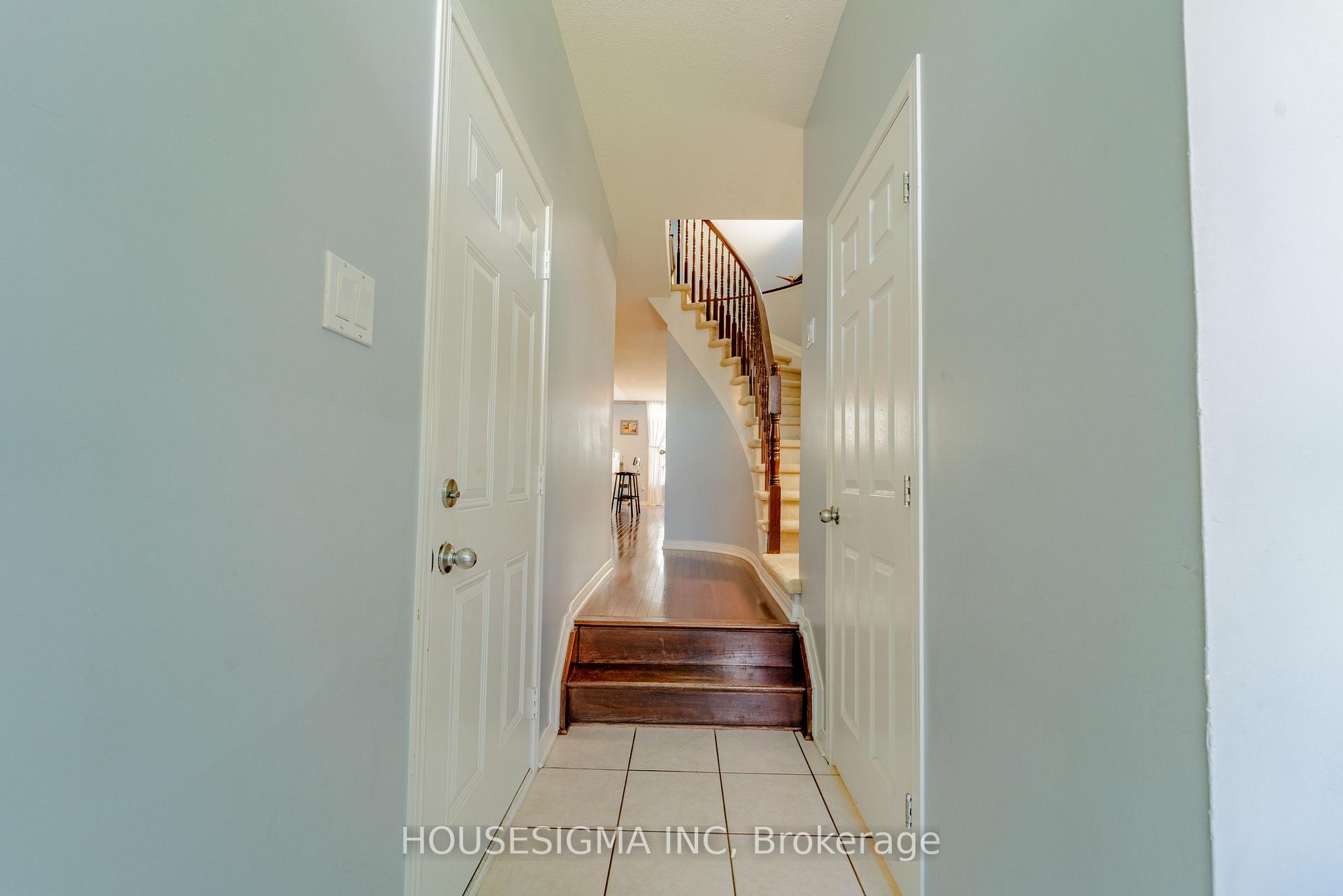 Photo 16 of 407 Dusk Private, Ottawa, Fallingbrook/Gardenway South — HOMEH