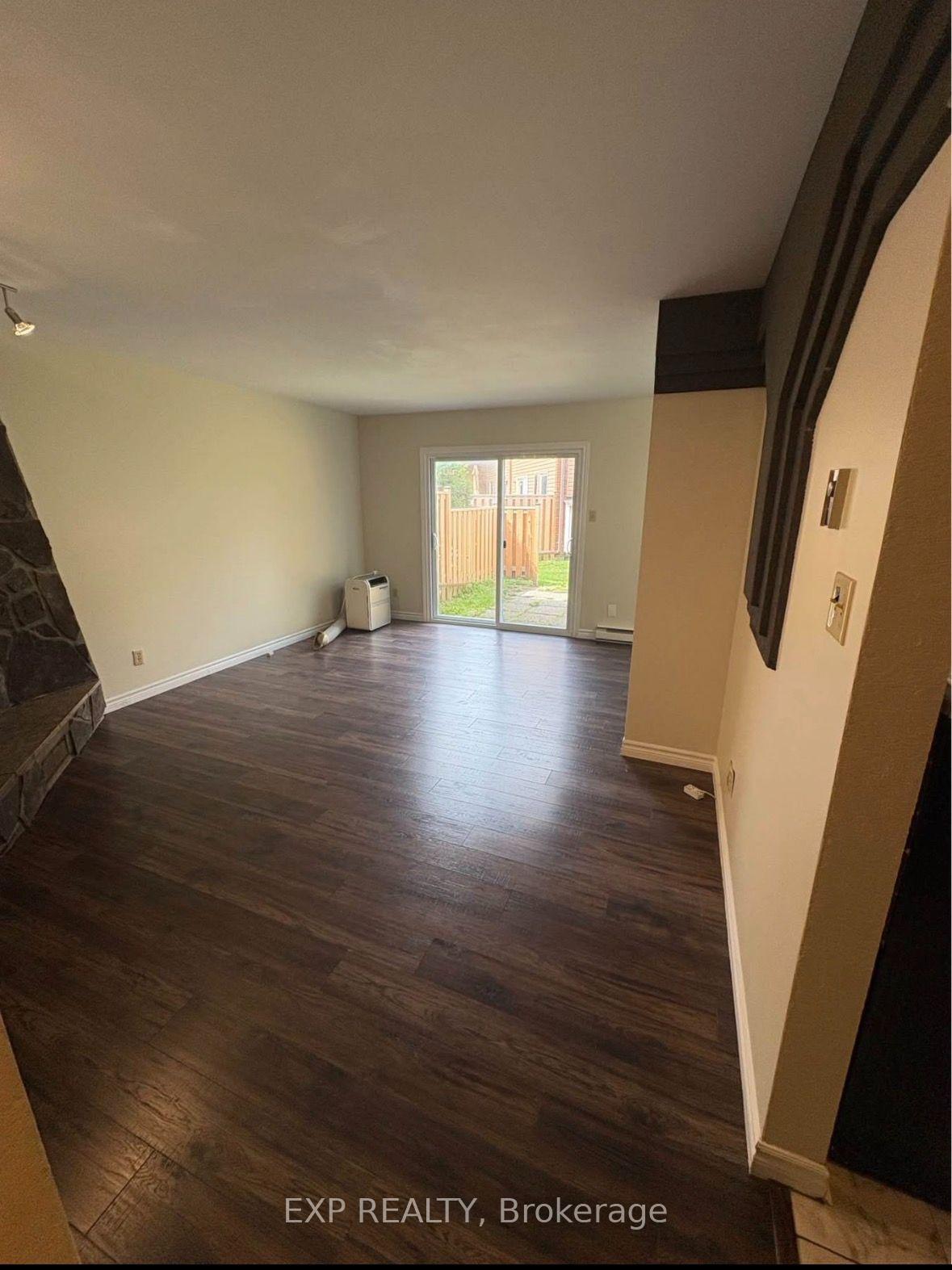 Photo 5 of Unit C, 24 Arnold Drive, Ottawa, Arbeatha Park — HOMEH