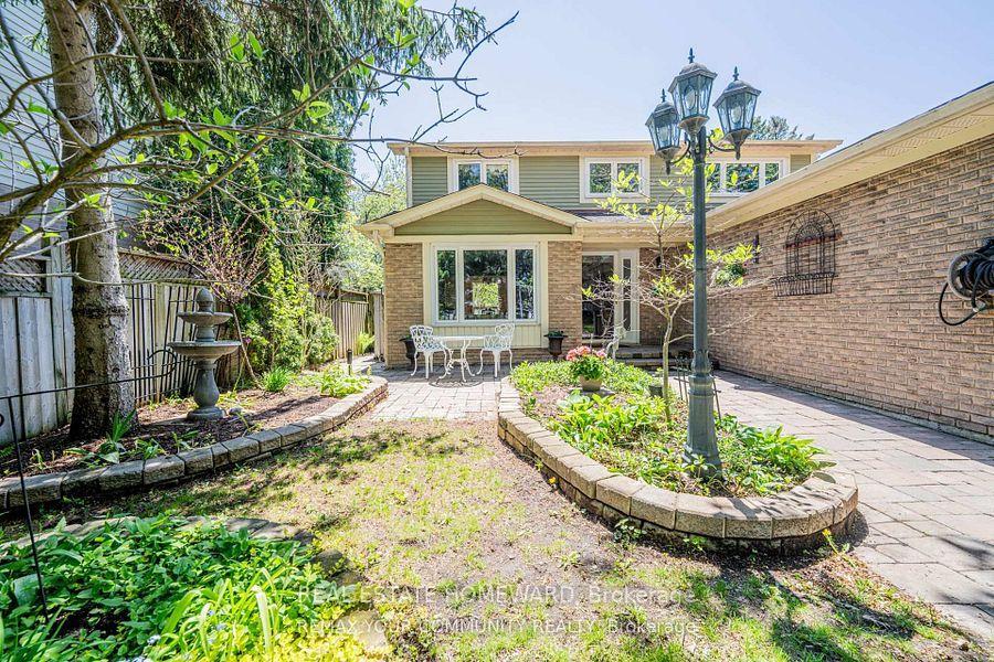 Photo 1 of 27 Drumern Crescent, Richmond Hill, North Richvale — HOMEH