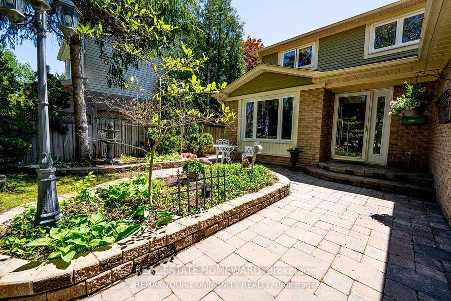 Photo 3 of 27 Drumern Crescent, Richmond Hill, North Richvale — HOMEH