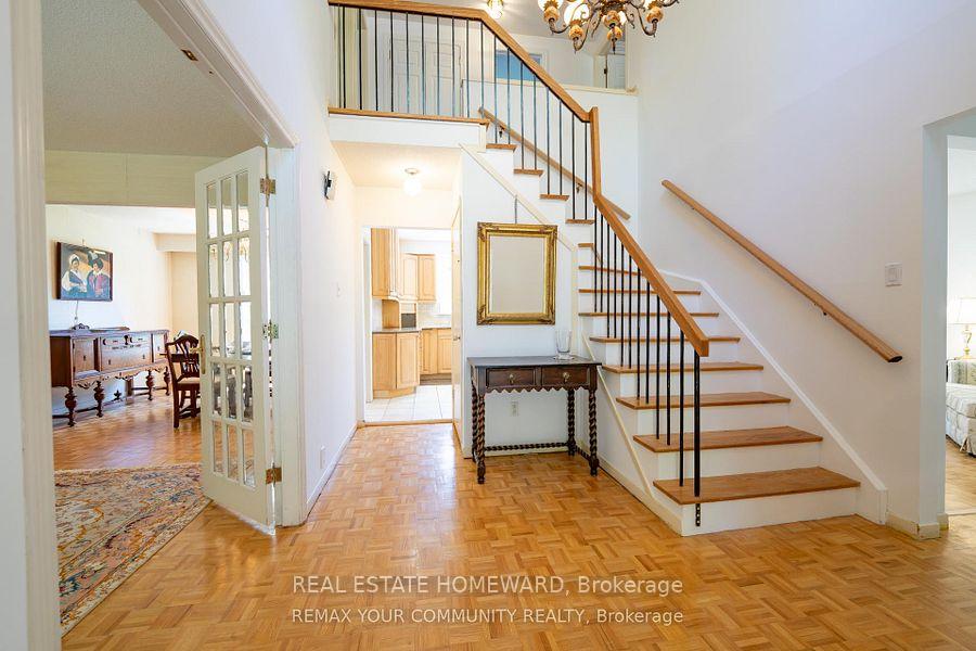 Photo 4 of 27 Drumern Crescent, Richmond Hill, North Richvale — HOMEH