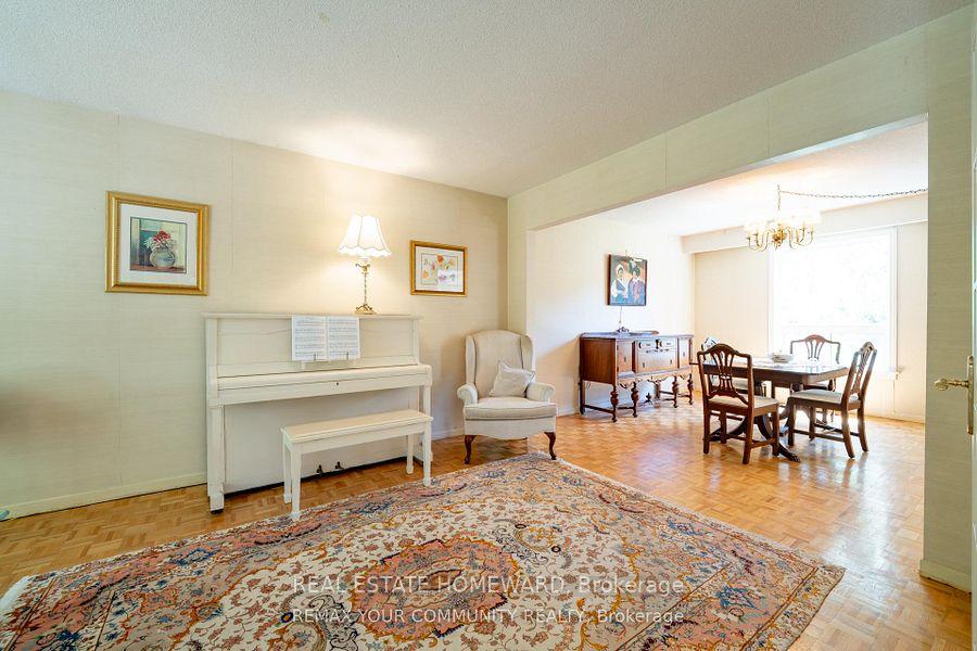 Photo 5 of 27 Drumern Crescent, Richmond Hill, North Richvale — HOMEH