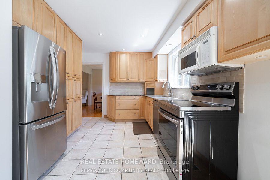 Photo 9 of 27 Drumern Crescent, Richmond Hill, North Richvale — HOMEH