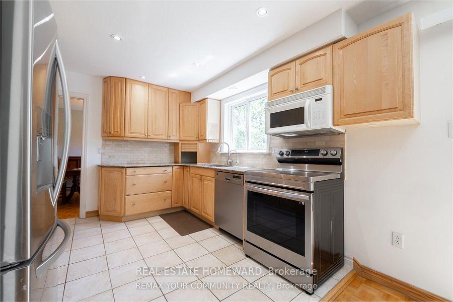 Photo 10 of 27 Drumern Crescent, Richmond Hill, North Richvale — HOMEH