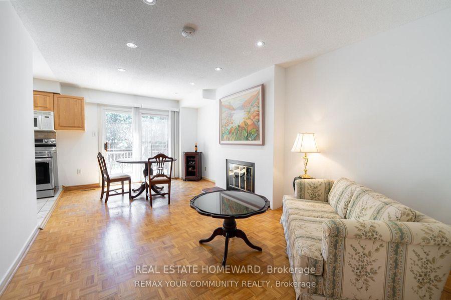 Photo 15 of 27 Drumern Crescent, Richmond Hill, North Richvale — HOMEH