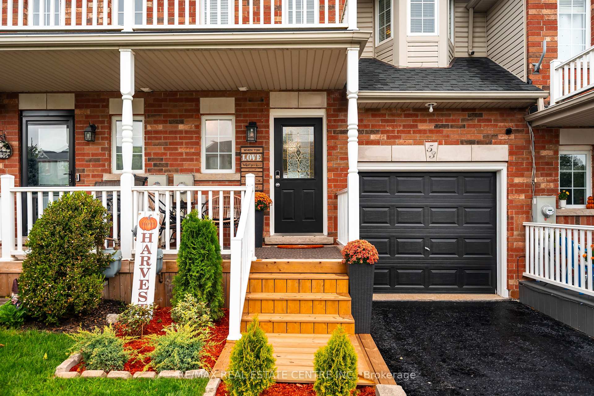 Photo 4 of 53 Benjamin Crescent, Orangeville — HOMEH