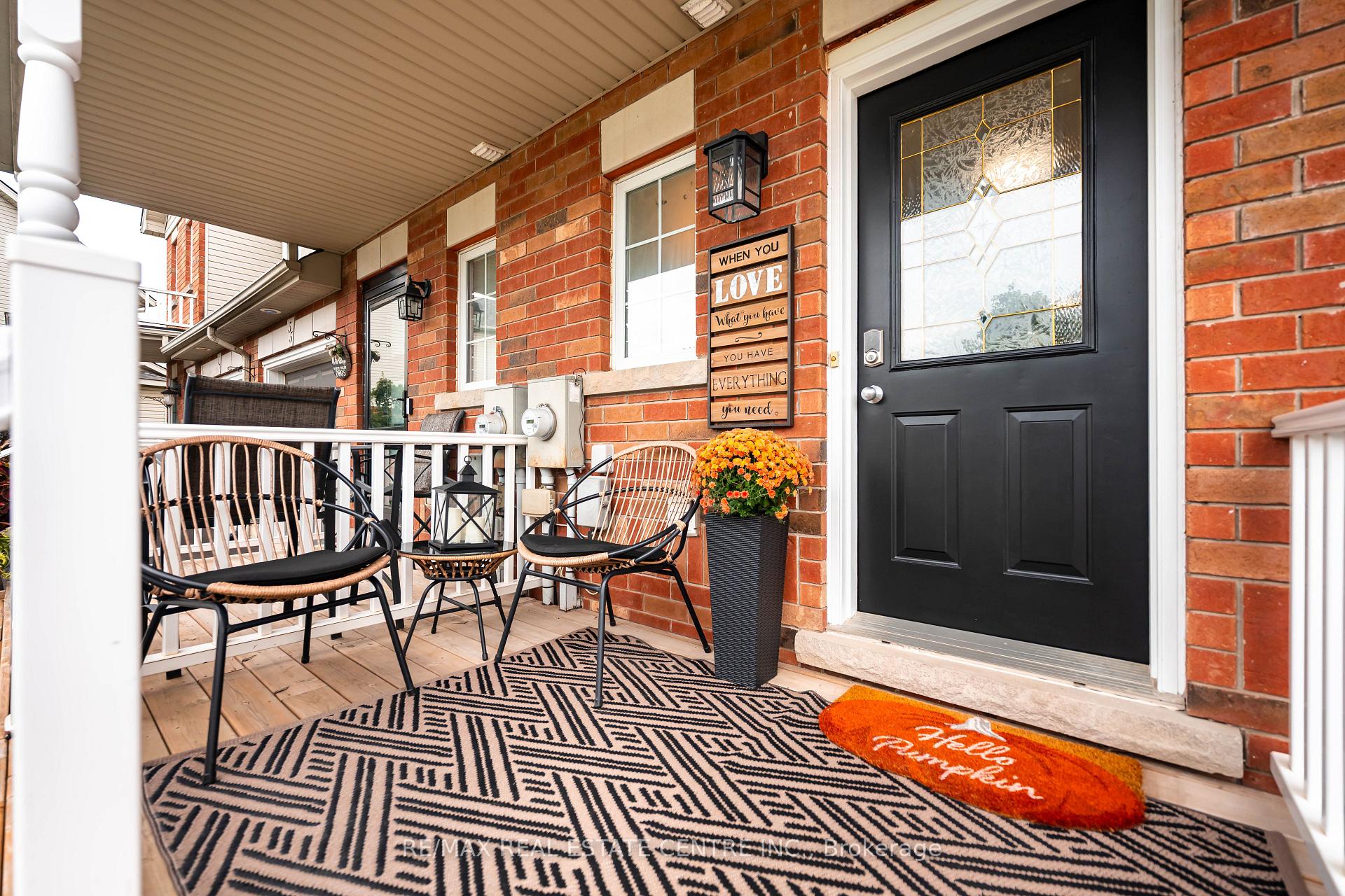Photo 5 of 53 Benjamin Crescent, Orangeville — HOMEH