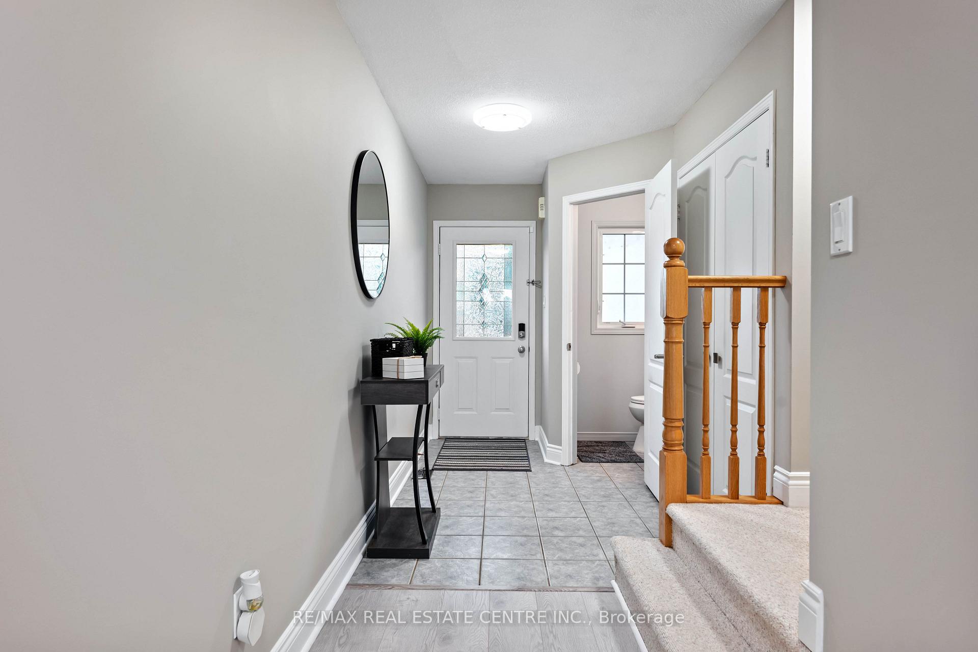 Photo 6 of 53 Benjamin Crescent, Orangeville — HOMEH