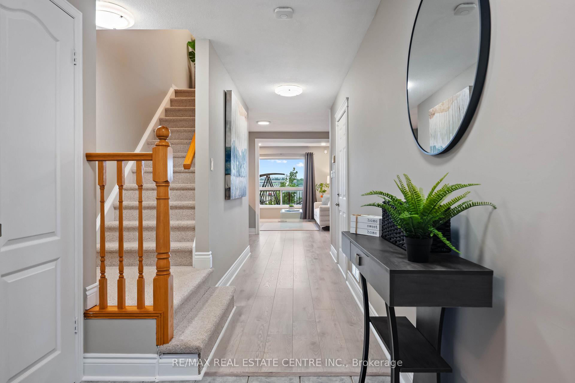 Photo 7 of 53 Benjamin Crescent, Orangeville — HOMEH