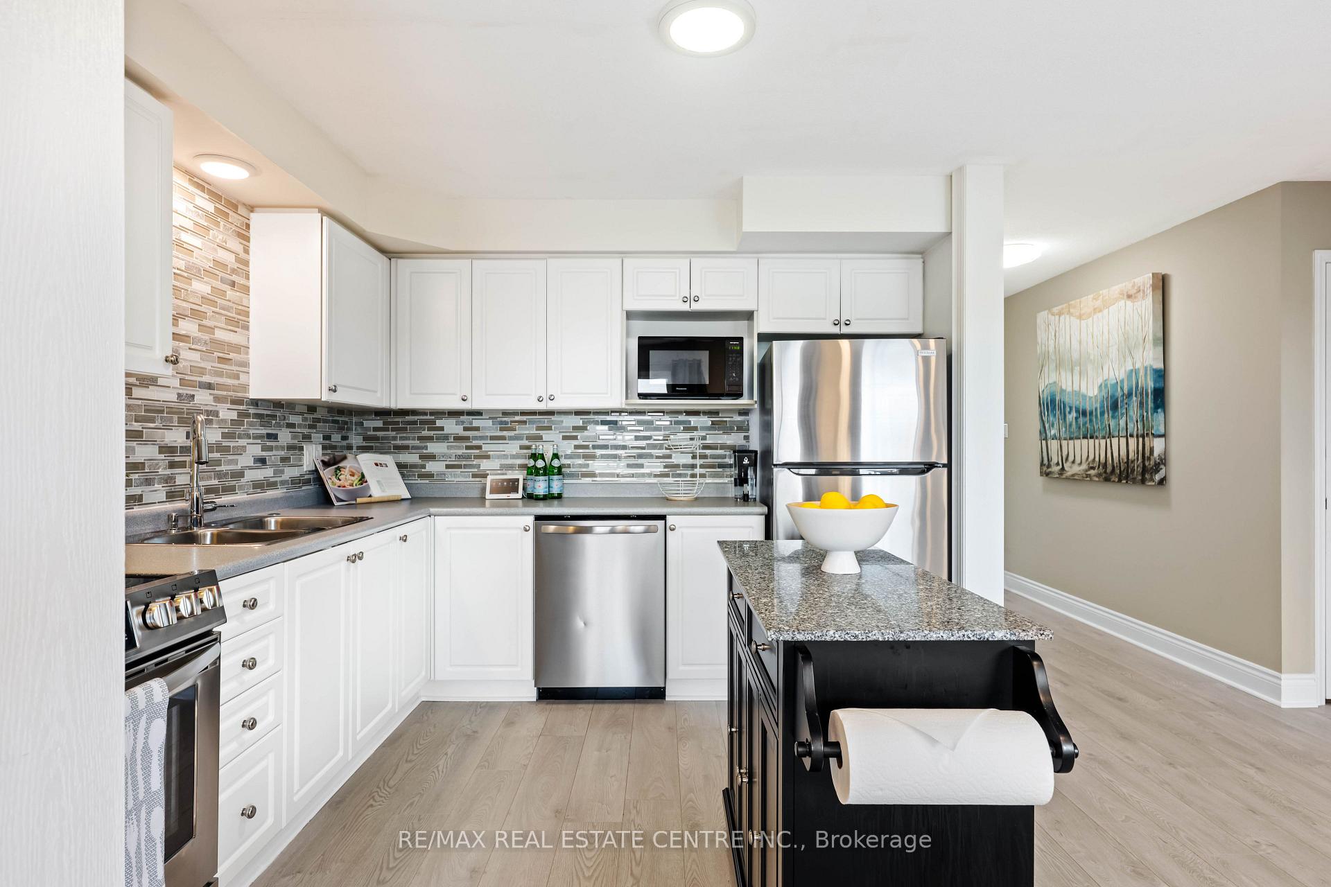 Photo 13 of 53 Benjamin Crescent, Orangeville — HOMEH