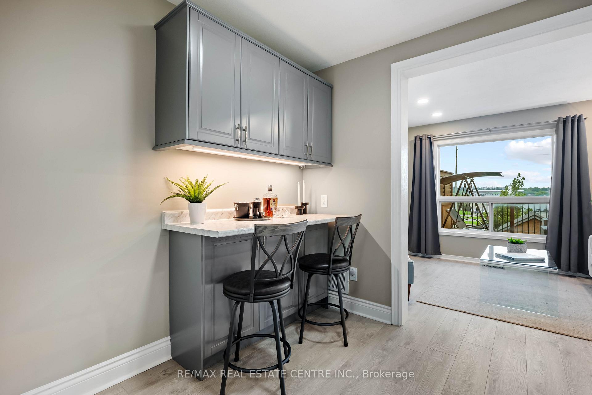 Photo 15 of 53 Benjamin Crescent, Orangeville — HOMEH