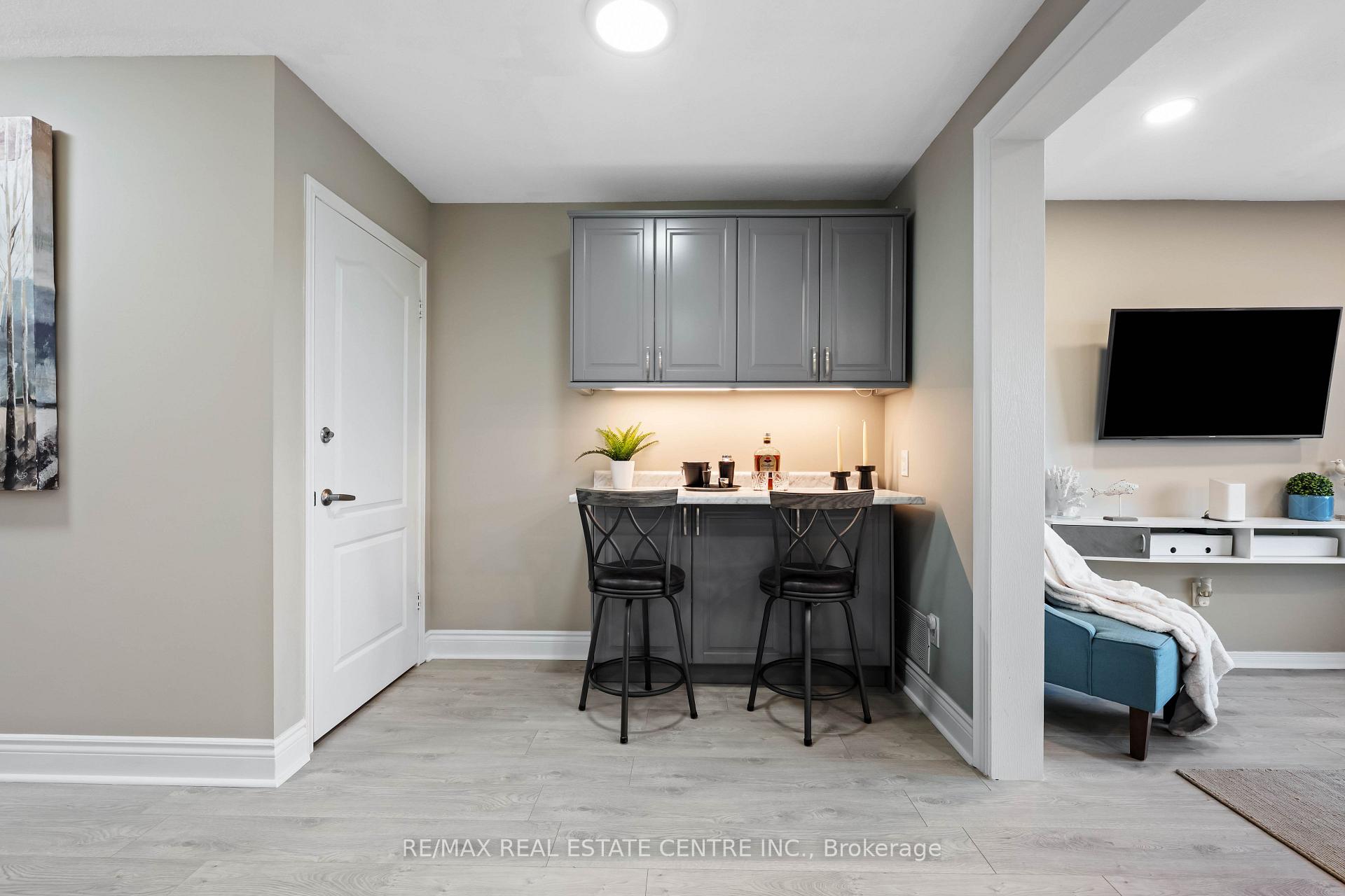 Photo 16 of 53 Benjamin Crescent, Orangeville — HOMEH
