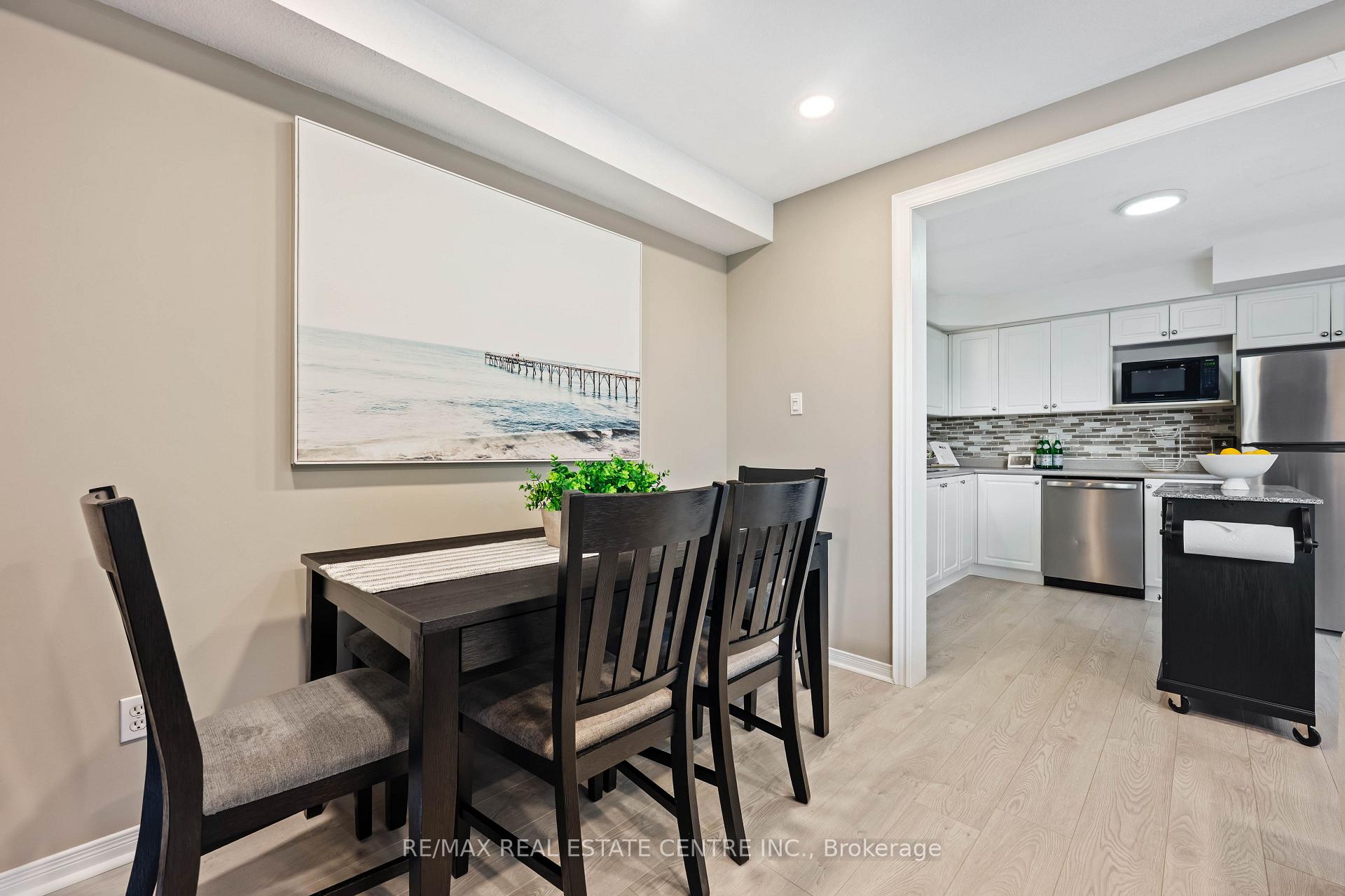 Photo 19 of 53 Benjamin Crescent, Orangeville — HOMEH