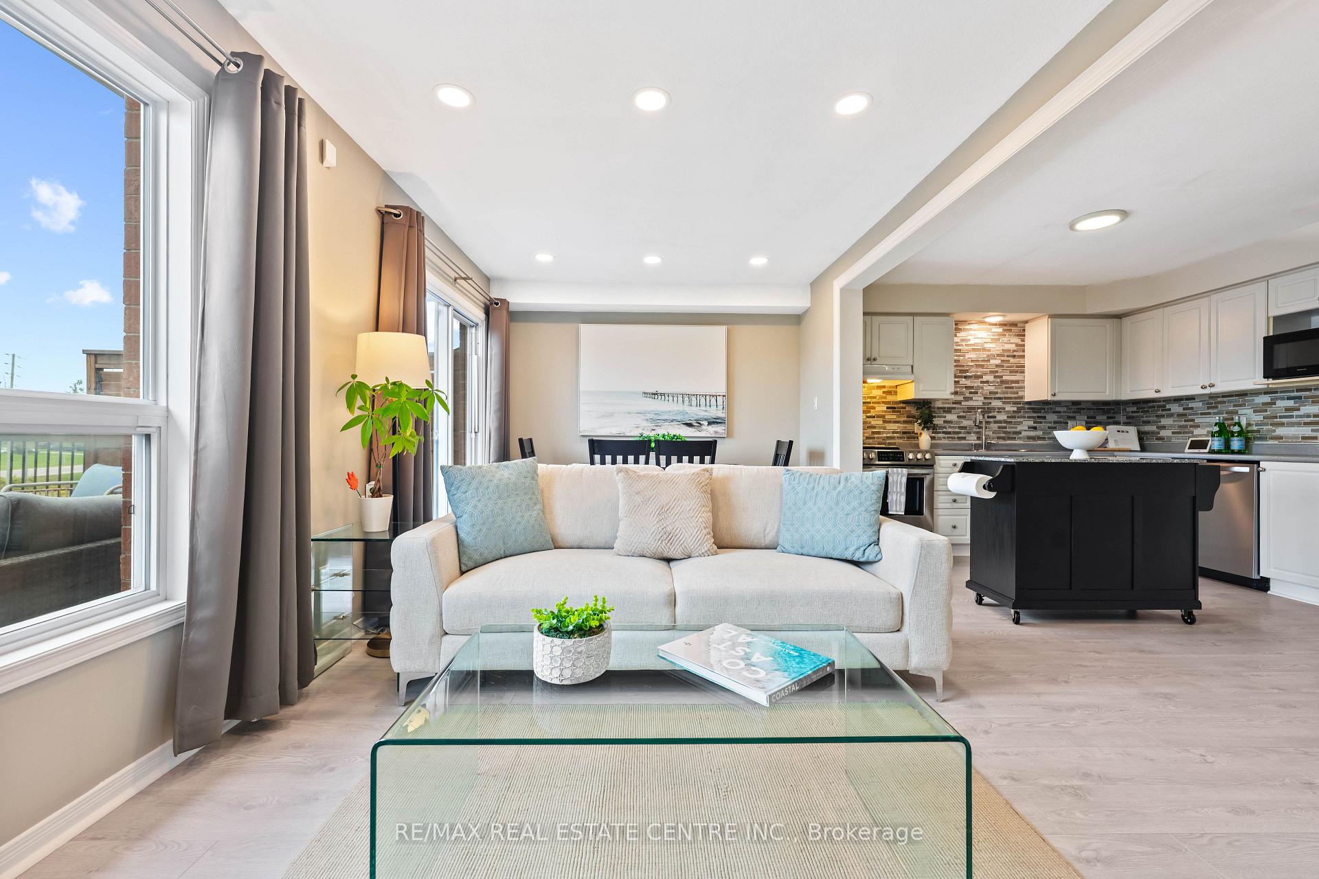Photo 24 of 53 Benjamin Crescent, Orangeville — HOMEH