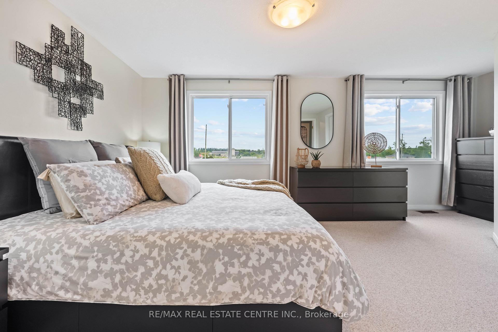 Photo 26 of 53 Benjamin Crescent, Orangeville — HOMEH