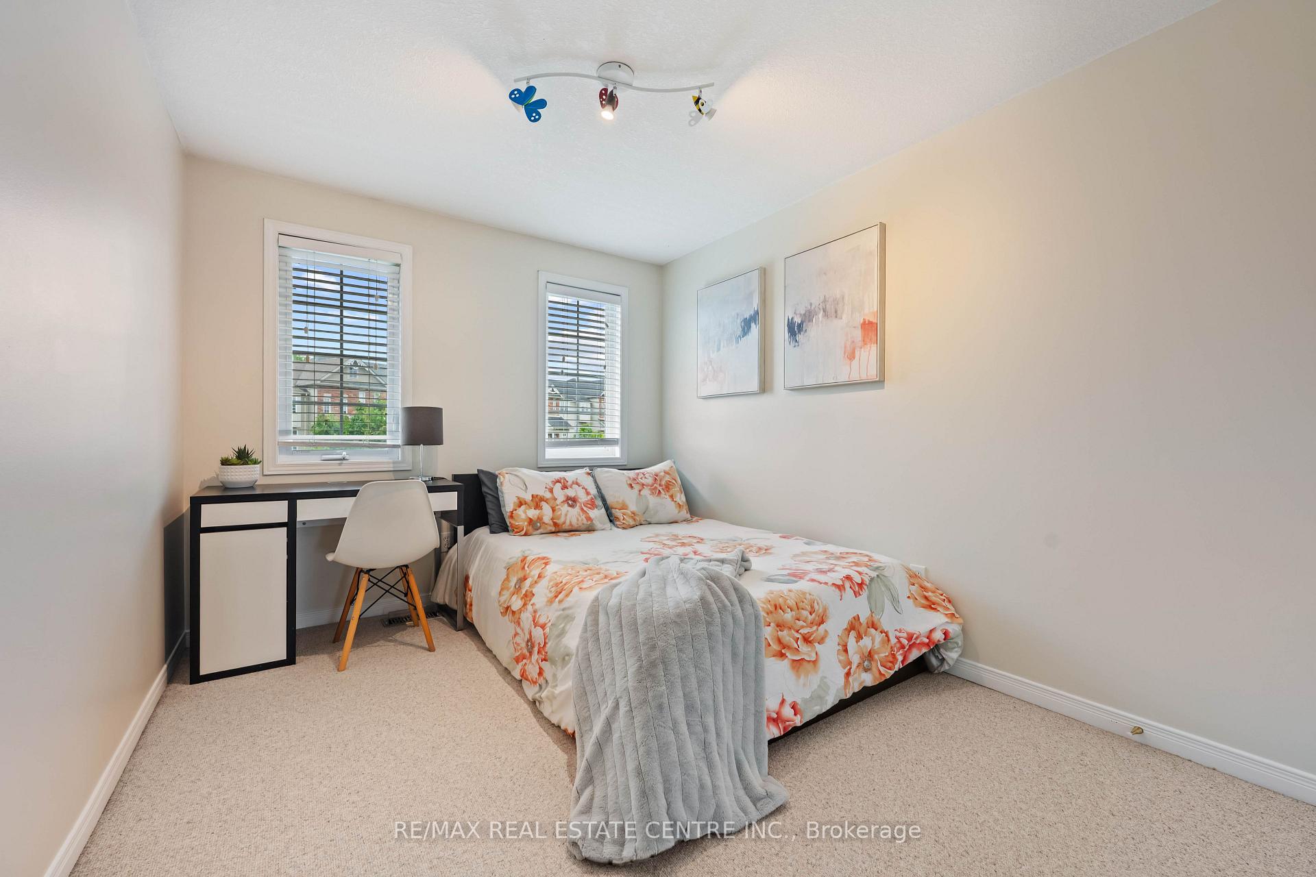 Photo 32 of 53 Benjamin Crescent, Orangeville — HOMEH