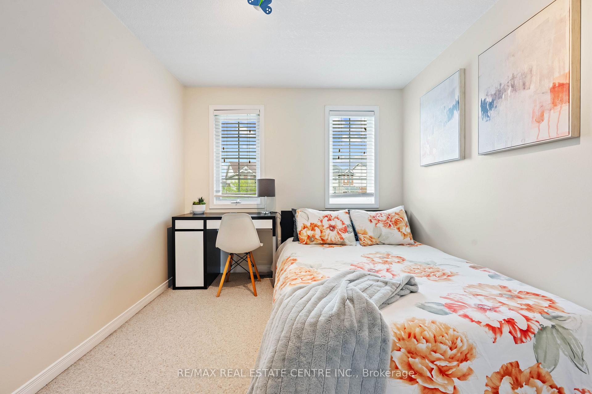 Photo 33 of 53 Benjamin Crescent, Orangeville — HOMEH