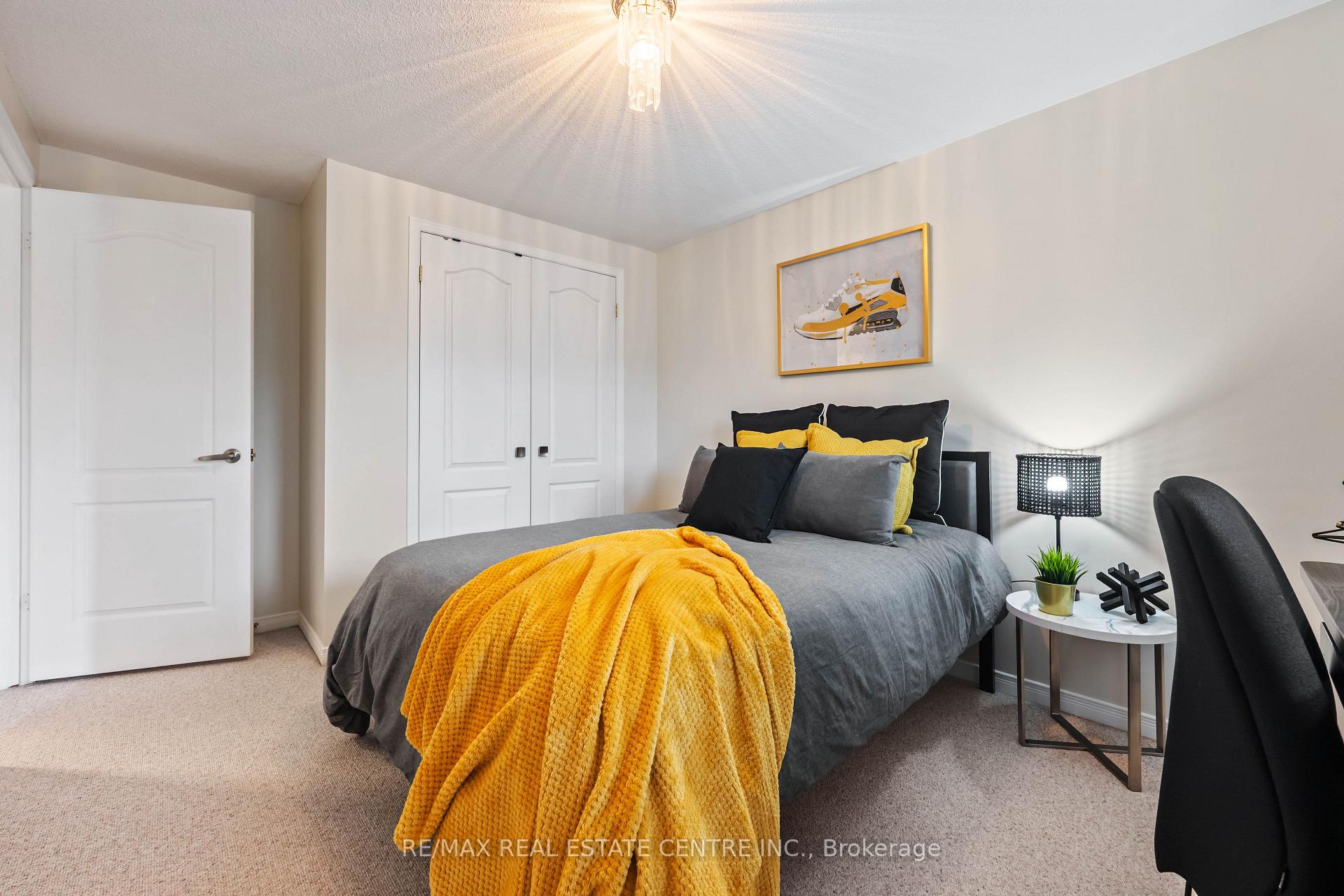 Photo 37 of 53 Benjamin Crescent, Orangeville — HOMEH