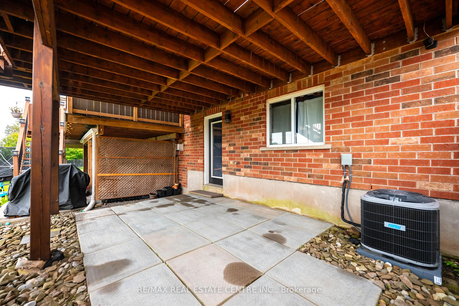 Photo 42 of 53 Benjamin Crescent, Orangeville — HOMEH