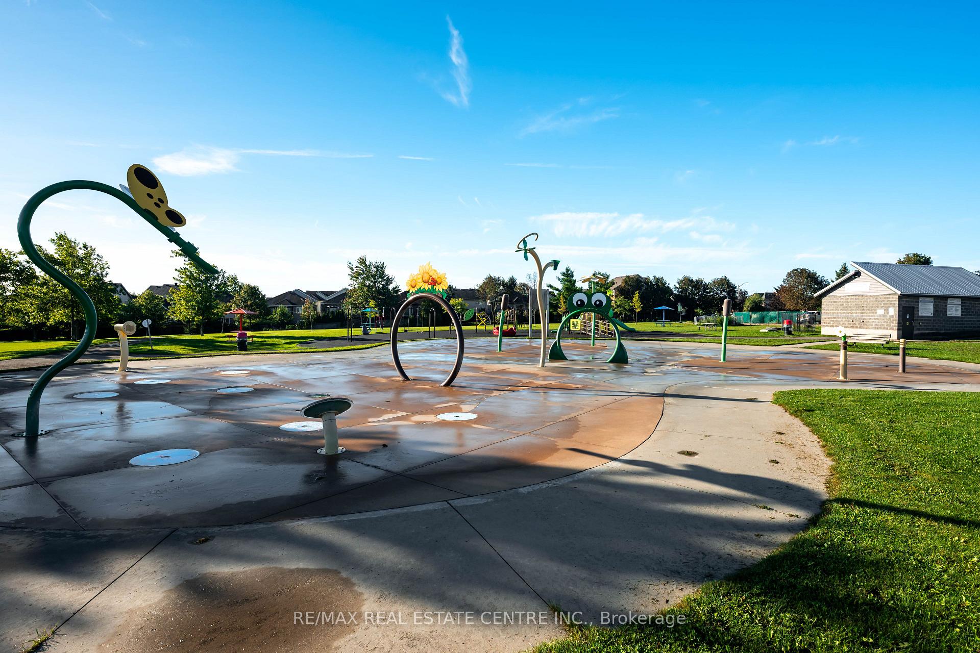 Photo 45 of 53 Benjamin Crescent, Orangeville — HOMEH