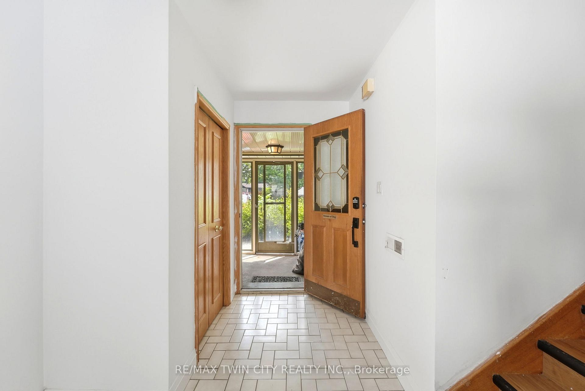 Photo 4 of Unit UPPER LEVEL, 58 Tupper Crescent, Kitchener, Grand River North — HOMEH