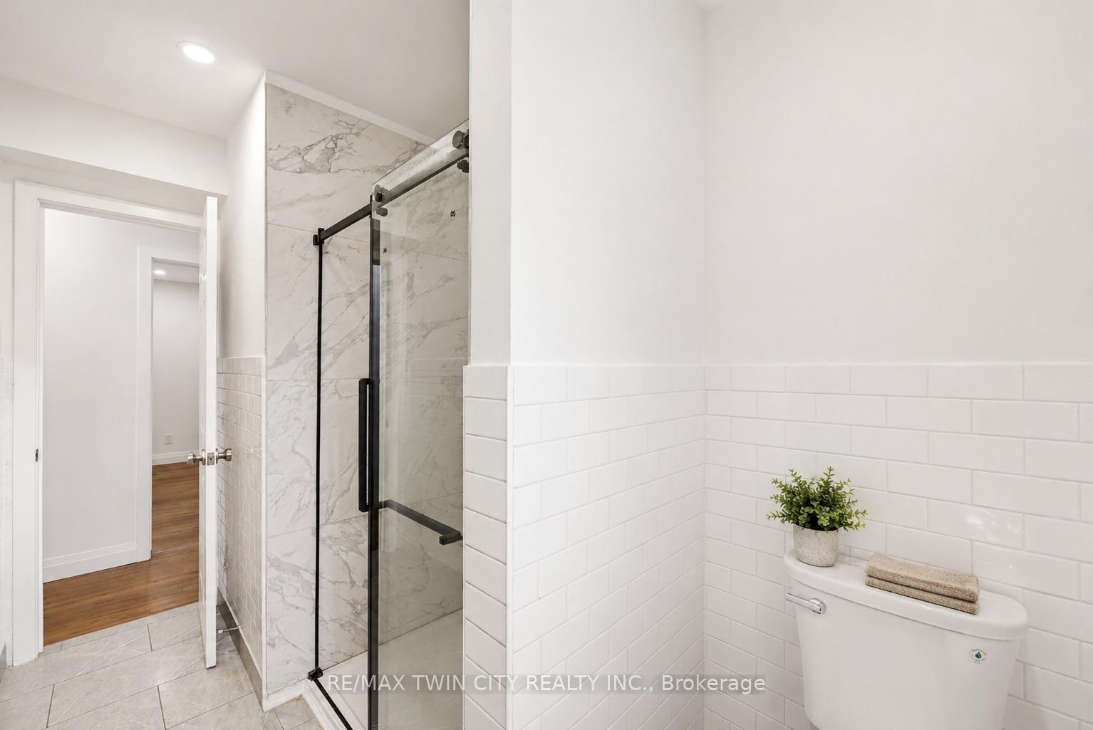 Photo 13 of Unit UPPER LEVEL, 58 Tupper Crescent, Kitchener, Grand River North — HOMEH