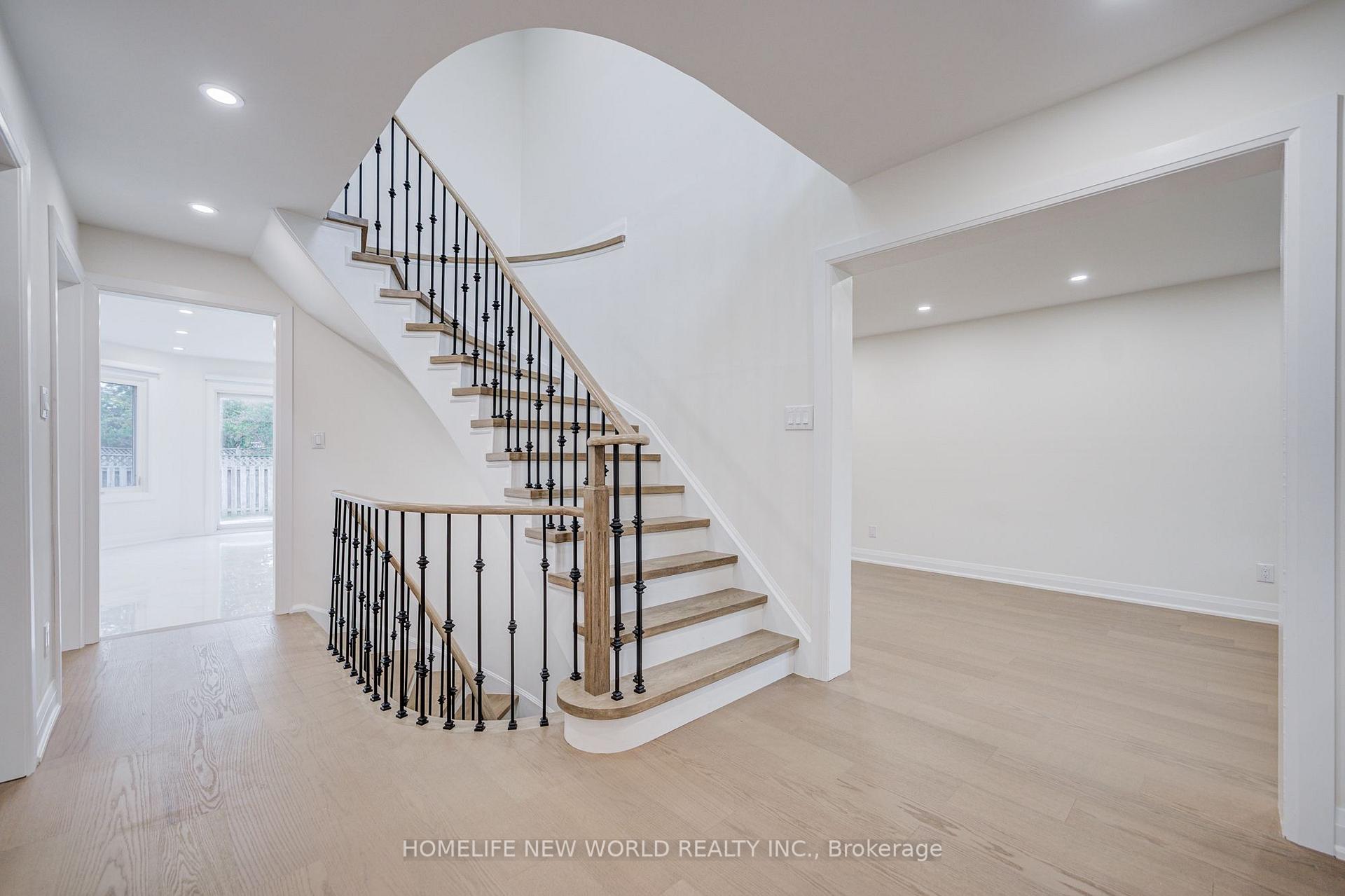 Photo 14 of 199 Harrowsmith Drive W, Mississauga, Hurontario — HOMEH
