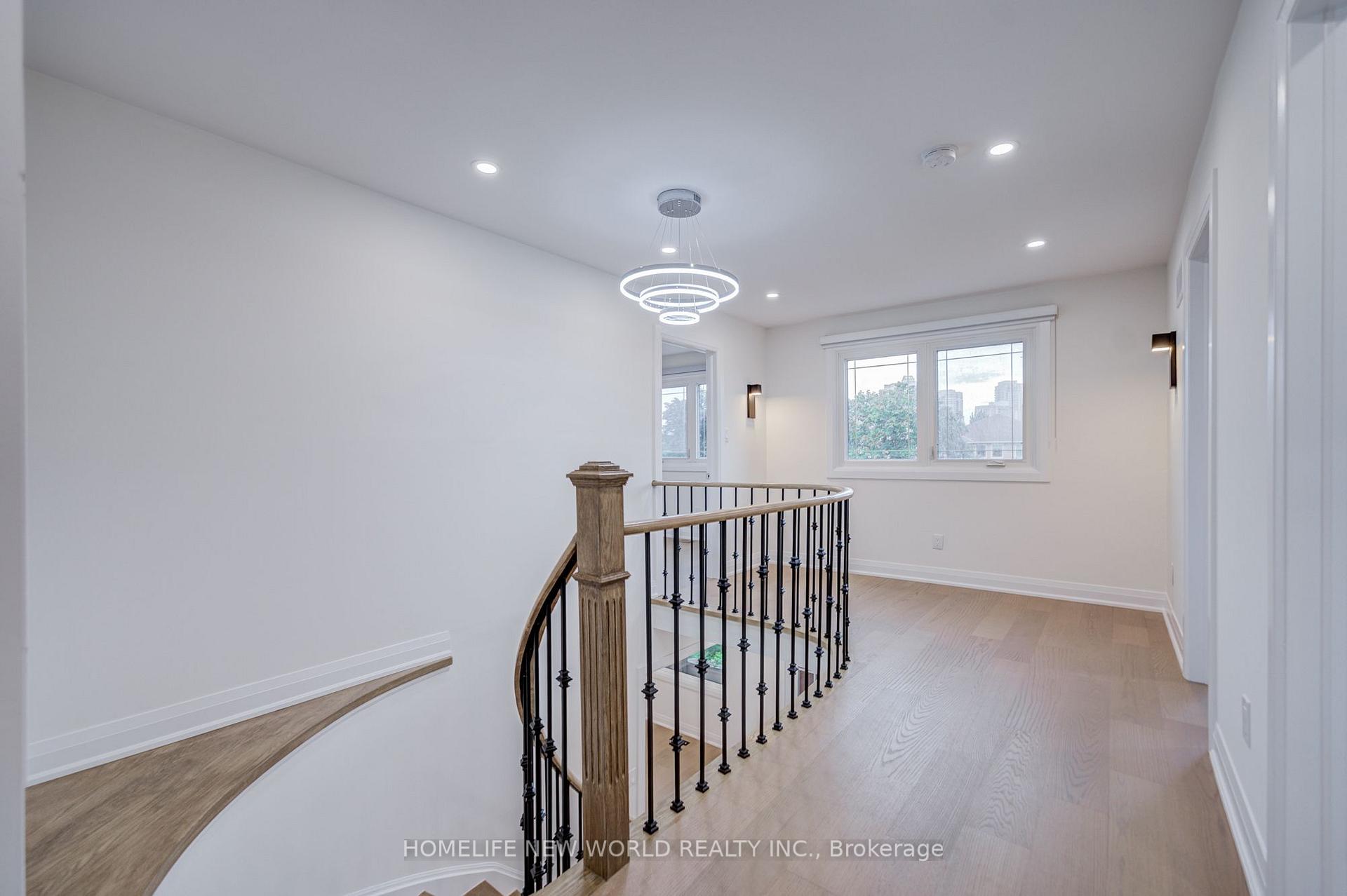 Photo 43 of 199 Harrowsmith Drive W, Mississauga, Hurontario — HOMEH