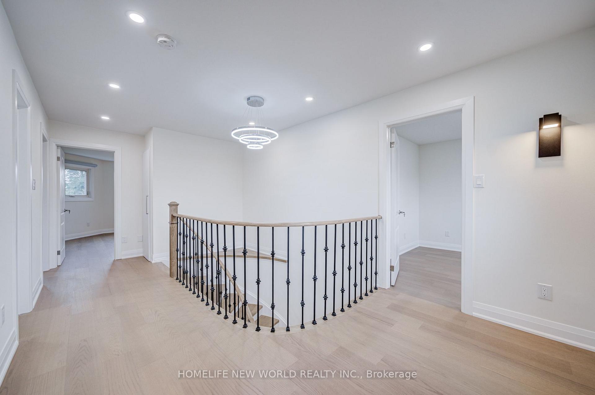 Photo 45 of 199 Harrowsmith Drive W, Mississauga, Hurontario — HOMEH