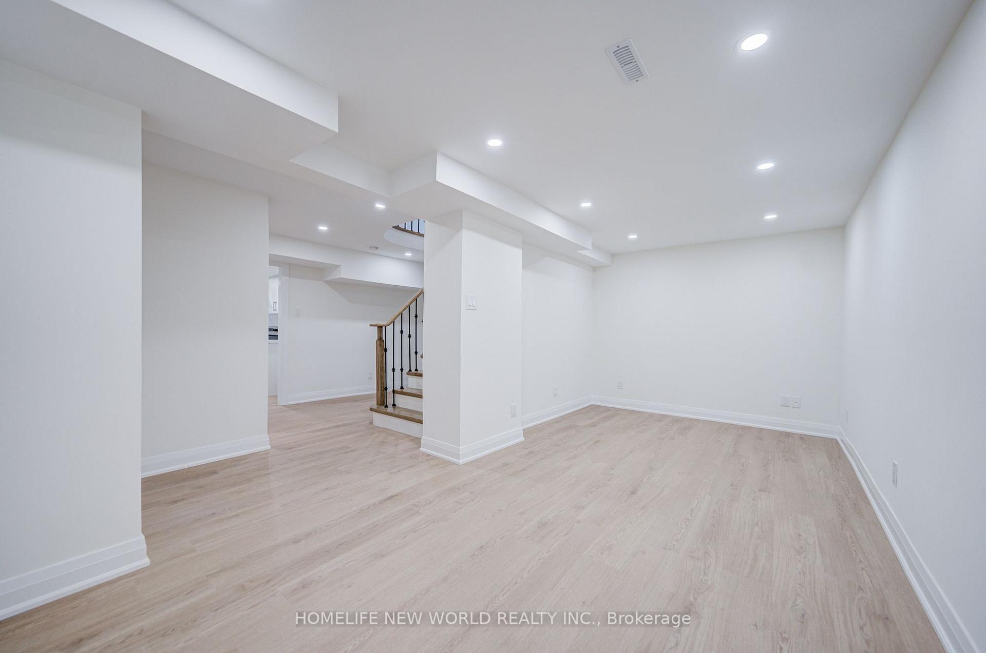 Photo 73 of 199 Harrowsmith Drive W, Mississauga, Hurontario — HOMEH