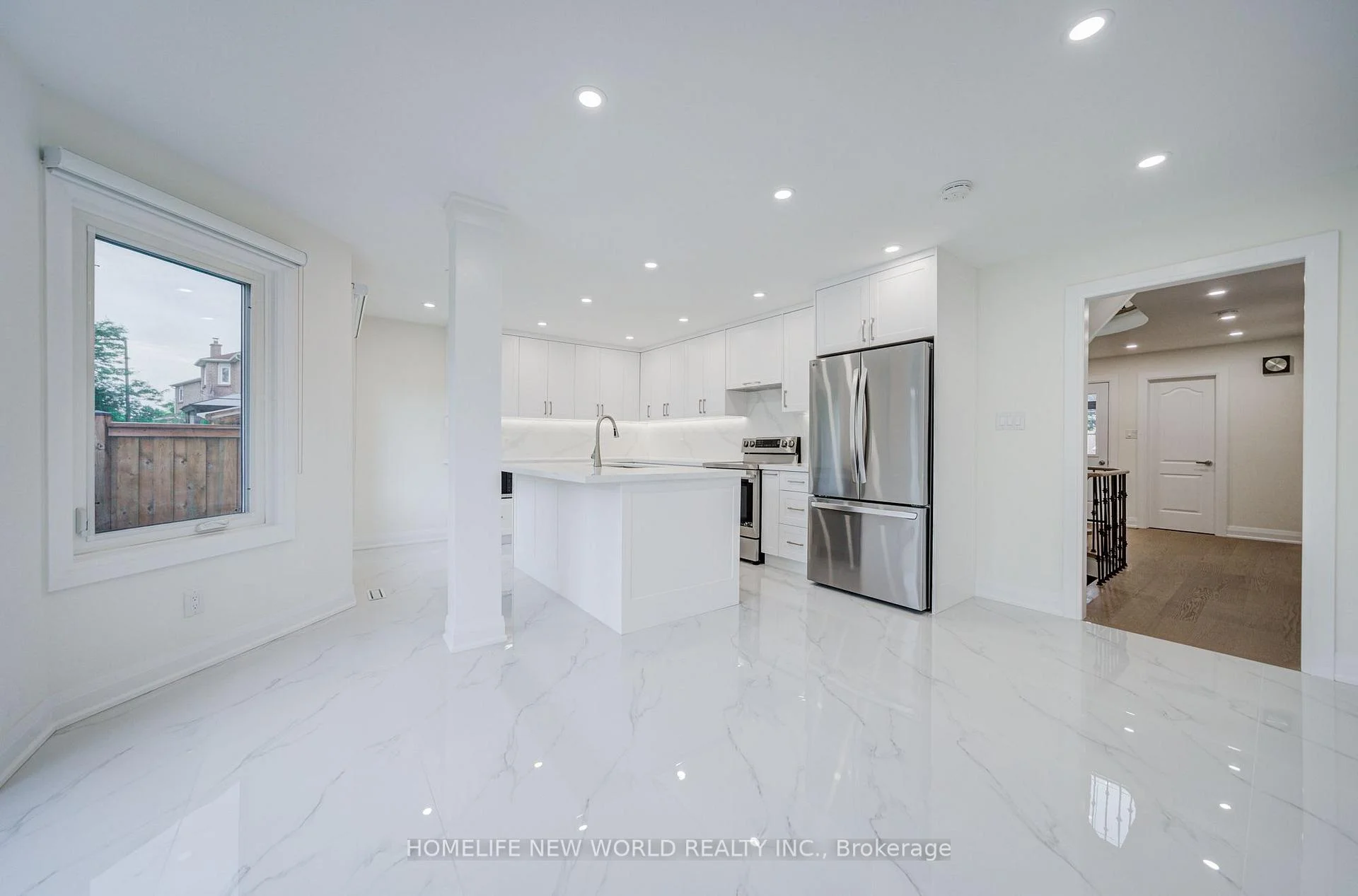 Photo 23 of 199 Harrowsmith Drive W, Mississauga, Hurontario — HOMEH