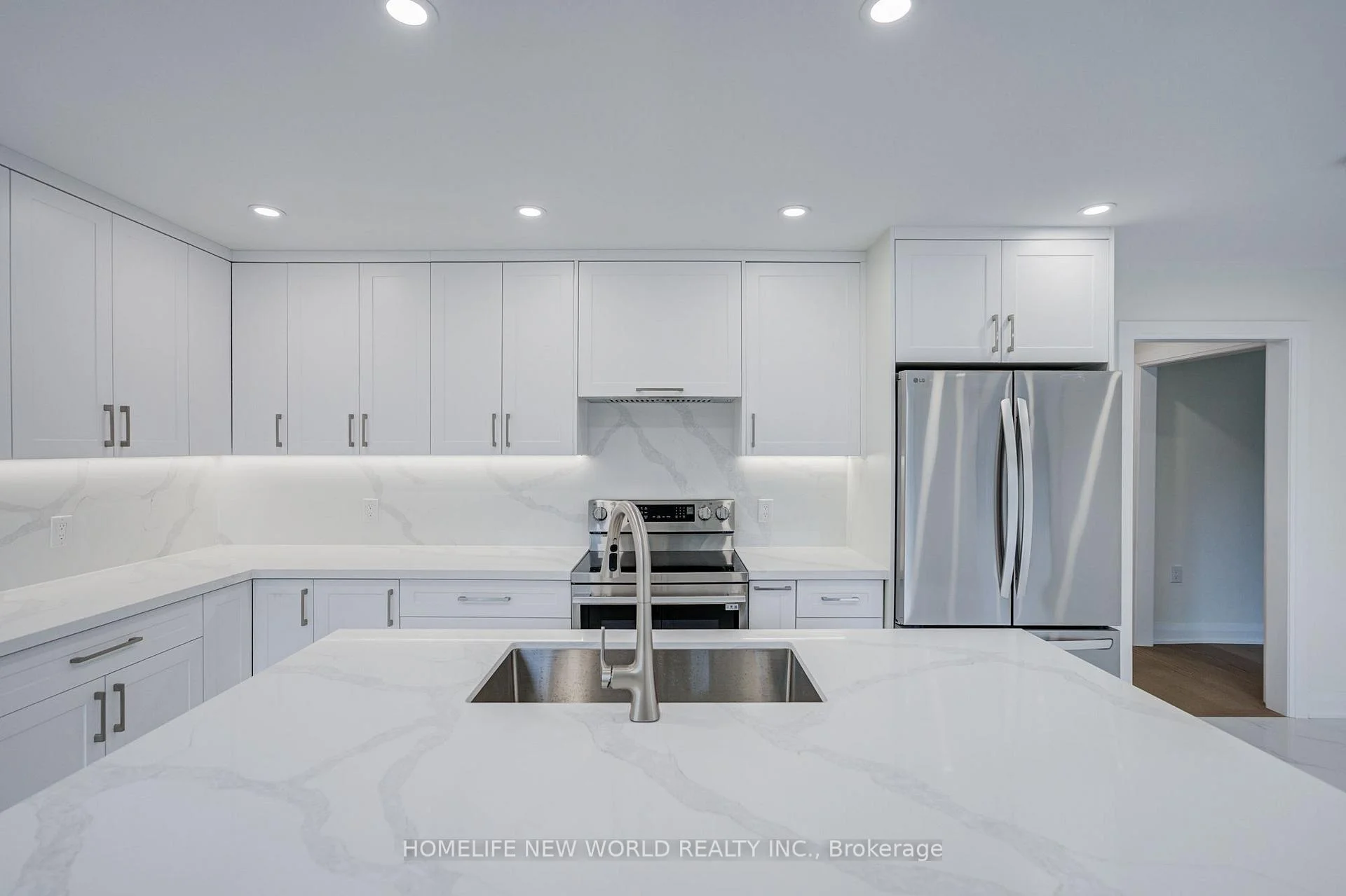 Photo 36 of 199 Harrowsmith Drive W, Mississauga, Hurontario — HOMEH