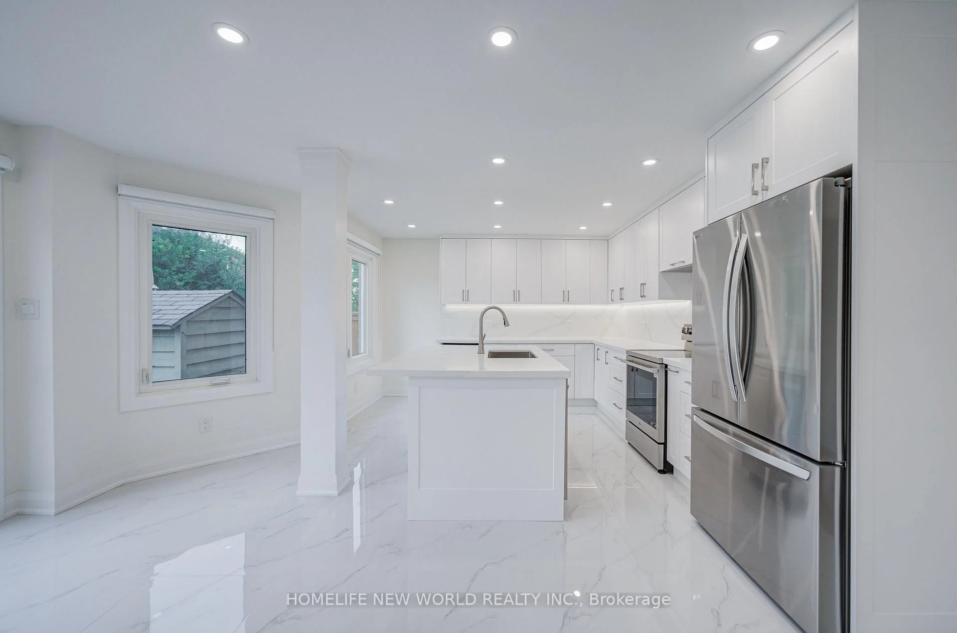 Photo 37 of 199 Harrowsmith Drive W, Mississauga, Hurontario — HOMEH