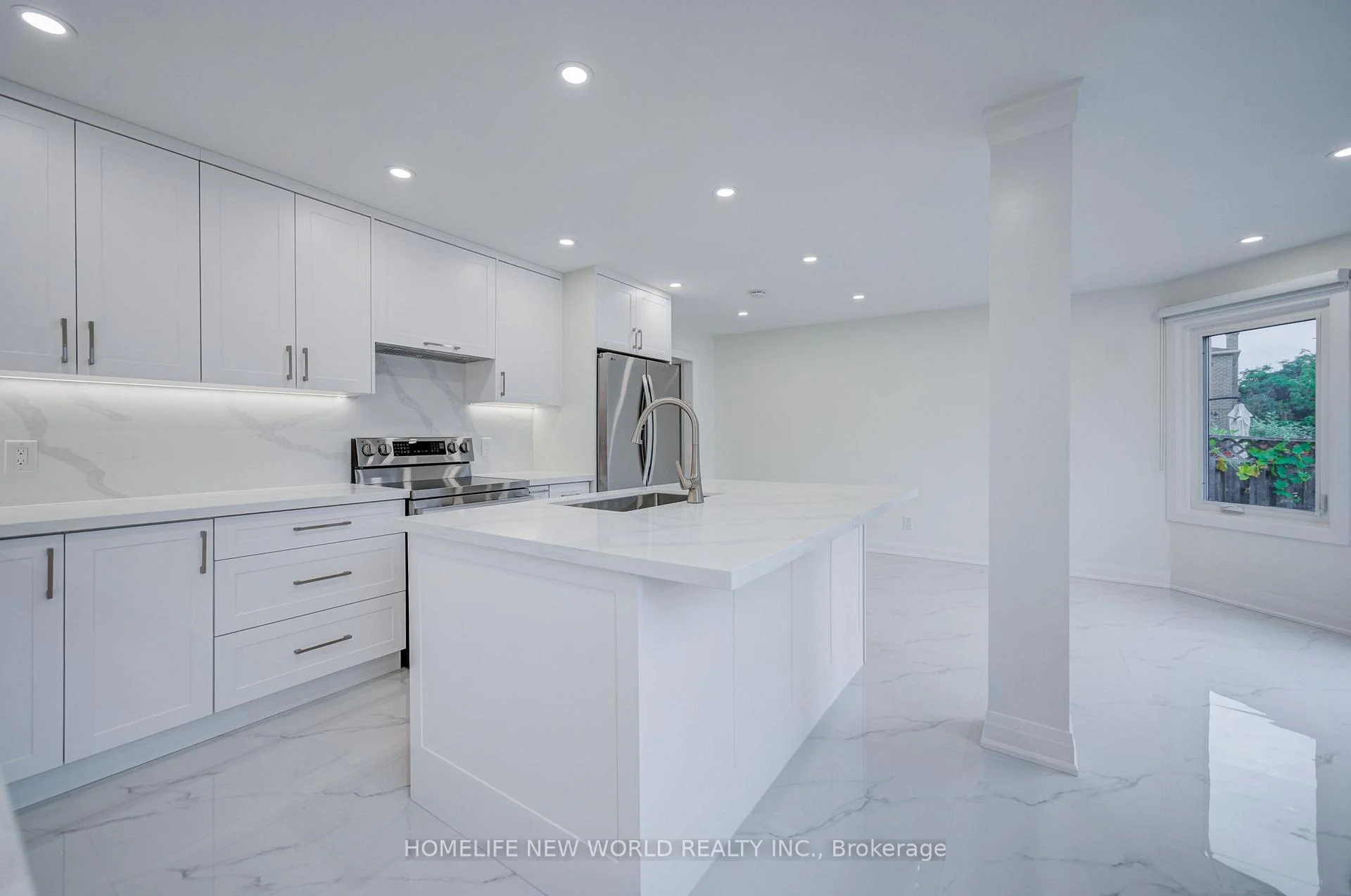 Photo 39 of 199 Harrowsmith Drive W, Mississauga, Hurontario — HOMEH