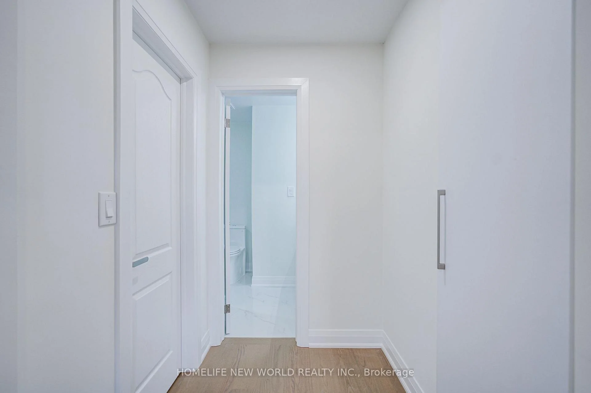 Photo 62 of 199 Harrowsmith Drive W, Mississauga, Hurontario — HOMEH