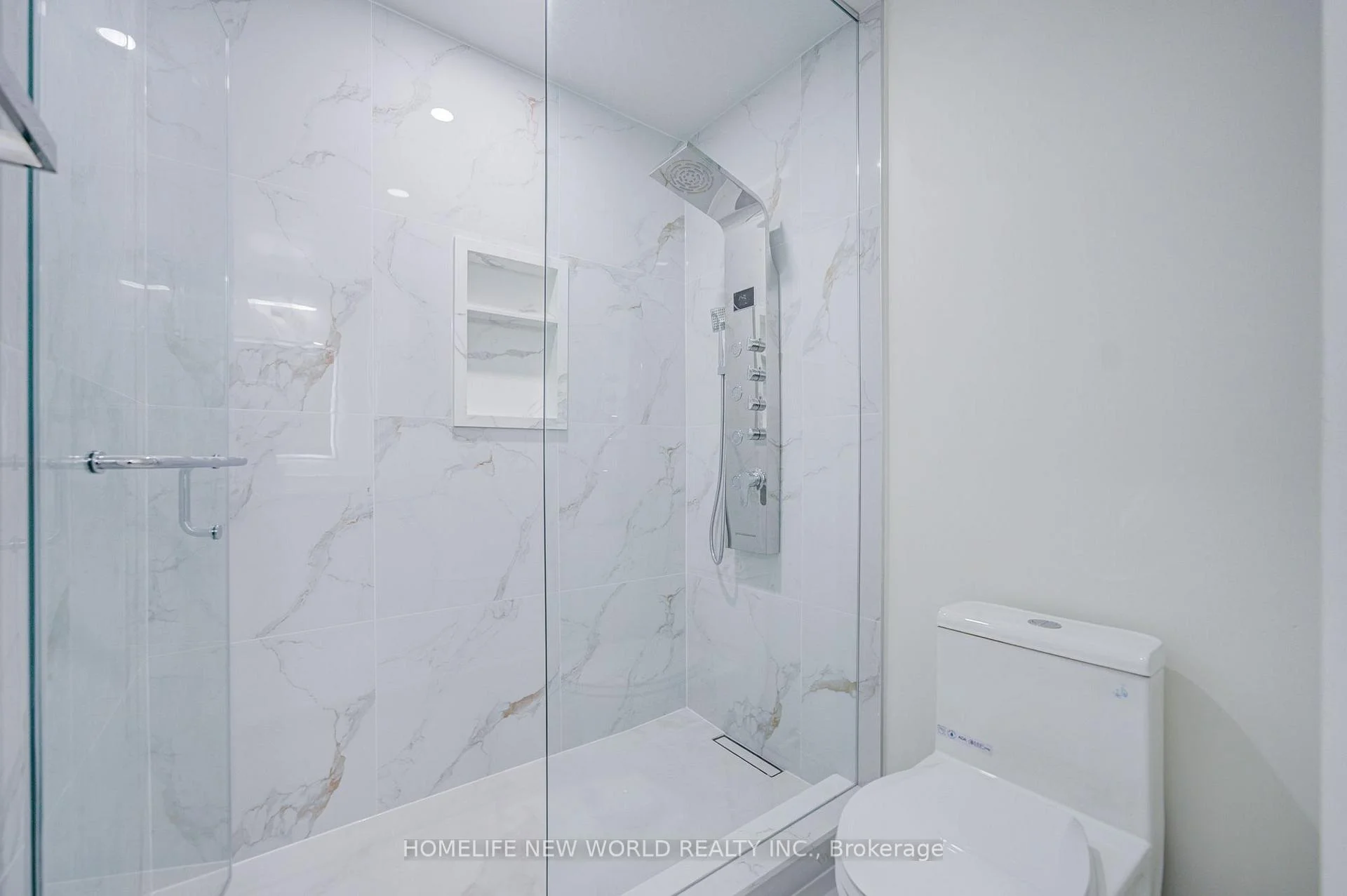 Photo 68 of 199 Harrowsmith Drive W, Mississauga, Hurontario — HOMEH